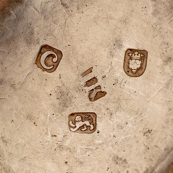 An English 18th century silver tankard mark of John King London 1778, weight 802 grams.