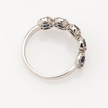 Ring, 14K gold with sapphires and brilliant-cut diamonds.