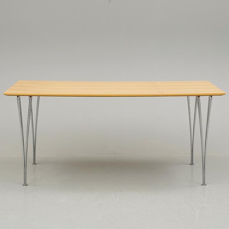 SKRIVBORD, Bruno Mathsson & Piet Hein, för Fritz Hansen.