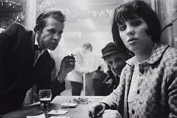 11. Anders Petersen, "Lily & Rose, Café Lehmitz, Hamburg", 1970.