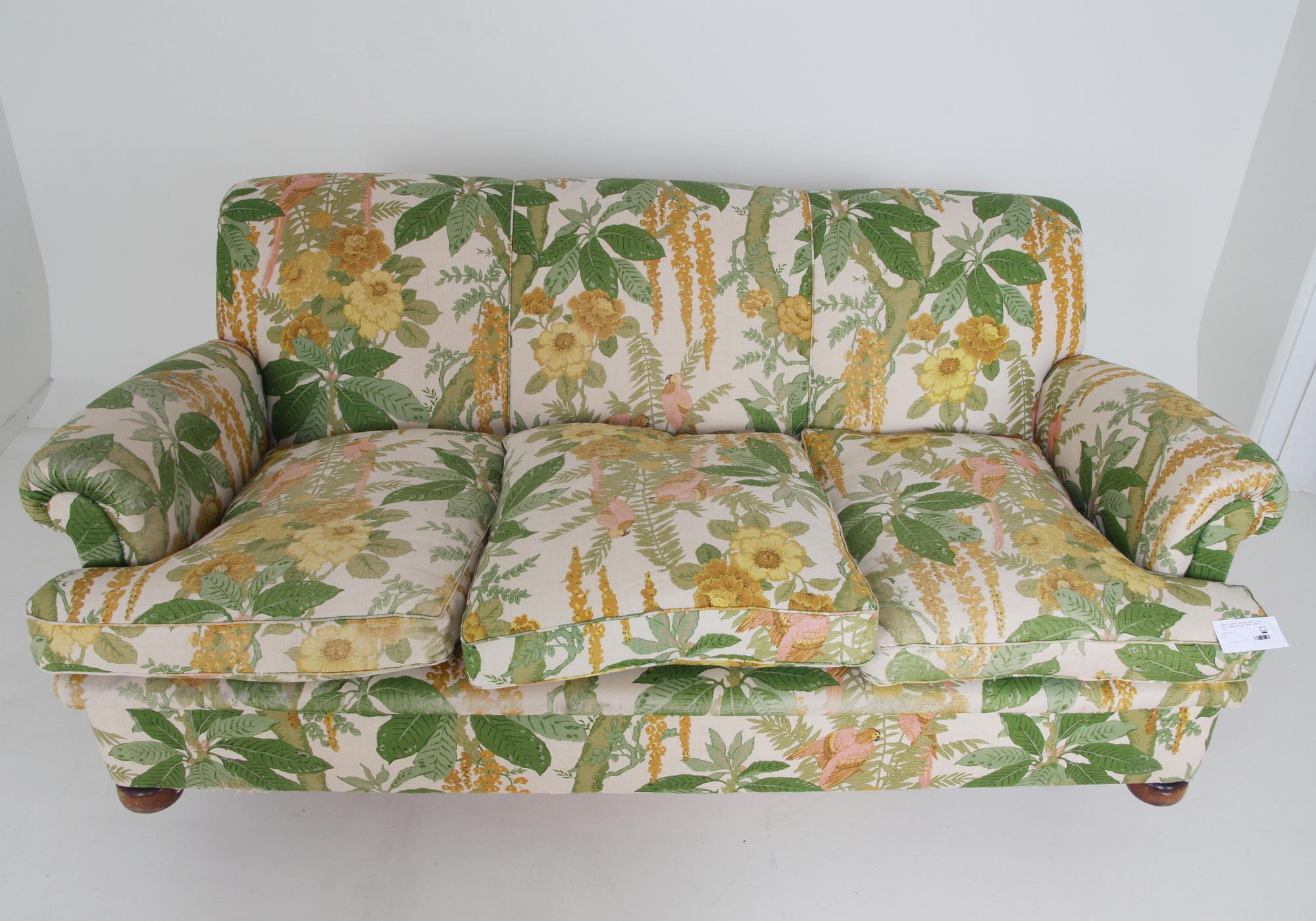 SOFFA, design Josef Frank för firman Svenskt Tenn, modell 703.