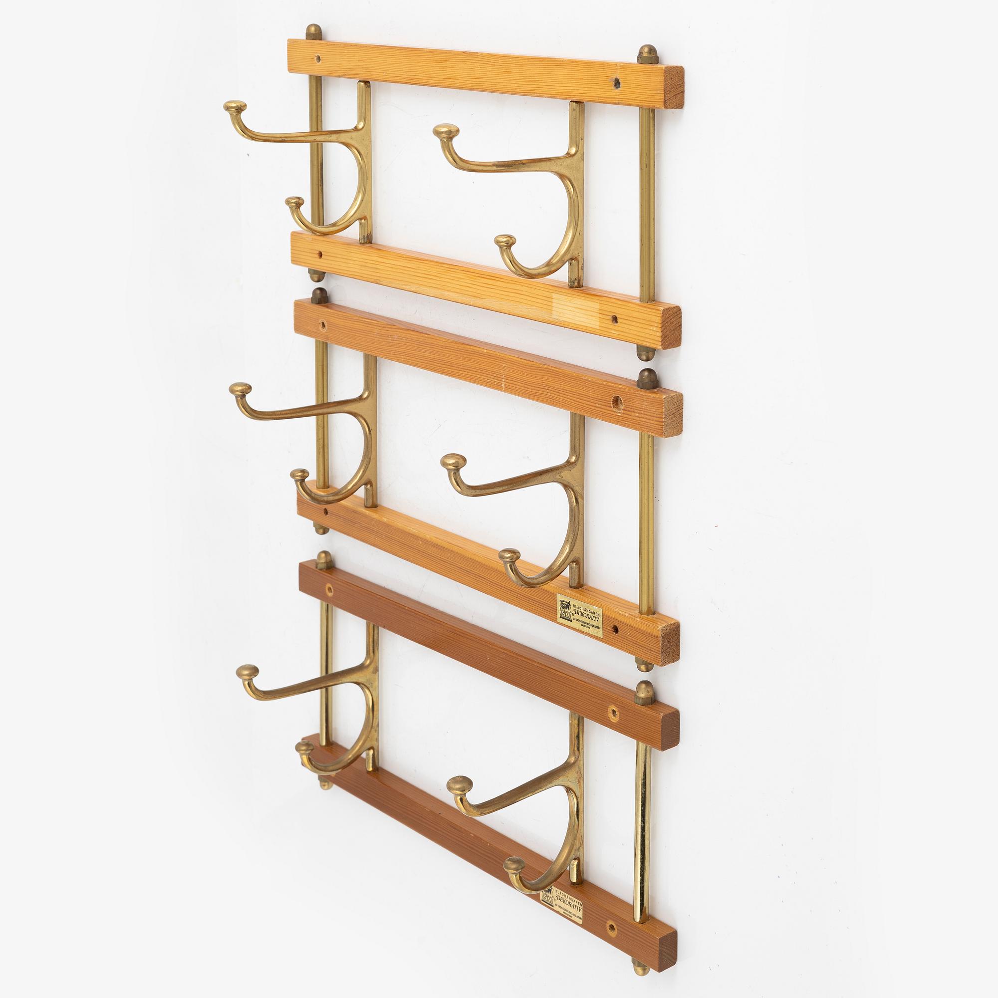 Klädhängare, 3 st "Dekorativ", Skoglunds metallgjuteri, Anderstorp, 1900-talets mitt.