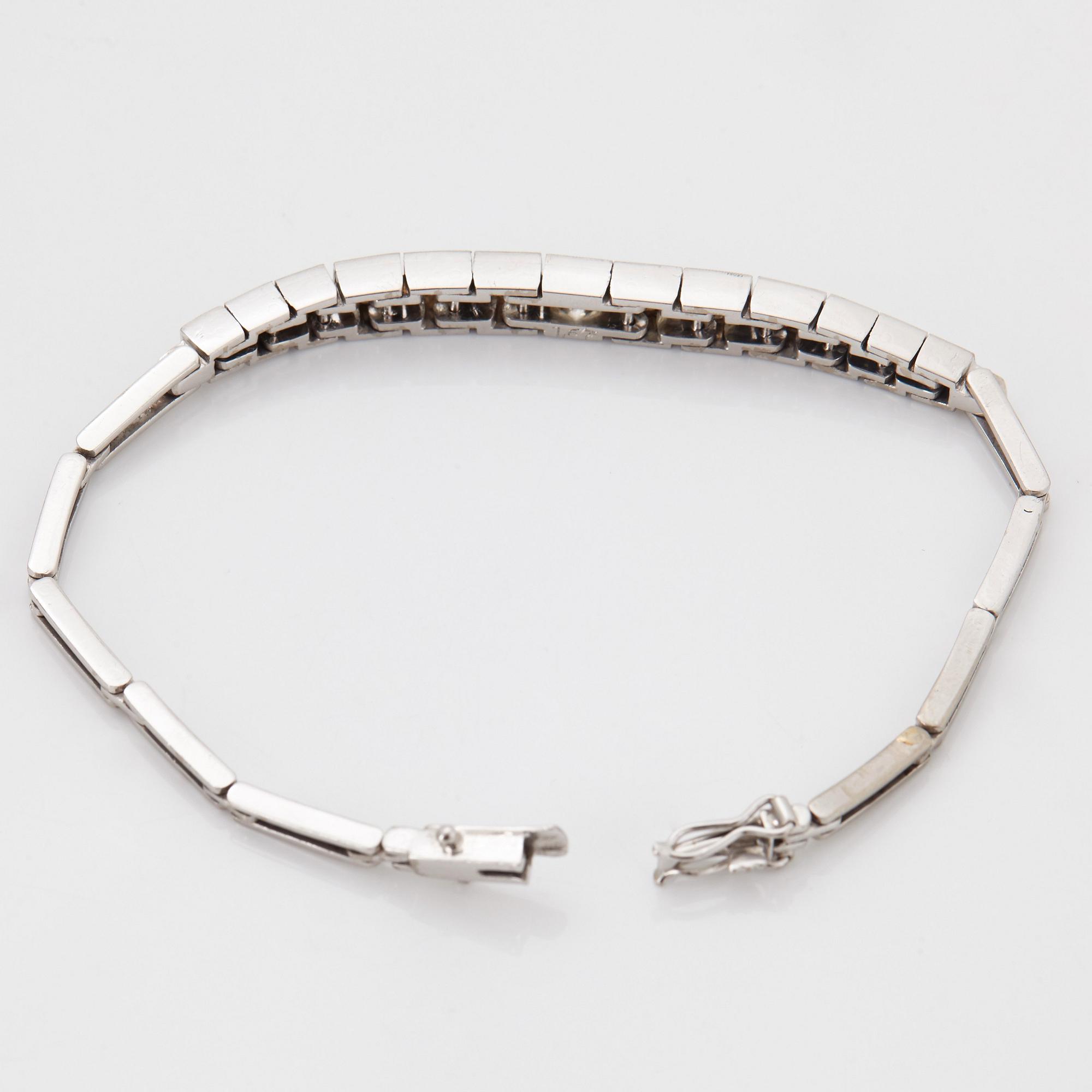 Armband 18K vitguld med runda briljantslipade diamanter.