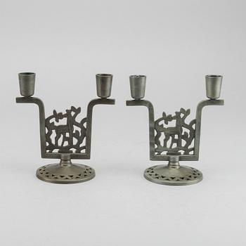 A PAIR OF GUNNAR ÅKERLIND CANDLESTICKS, Stjärn-Metall.