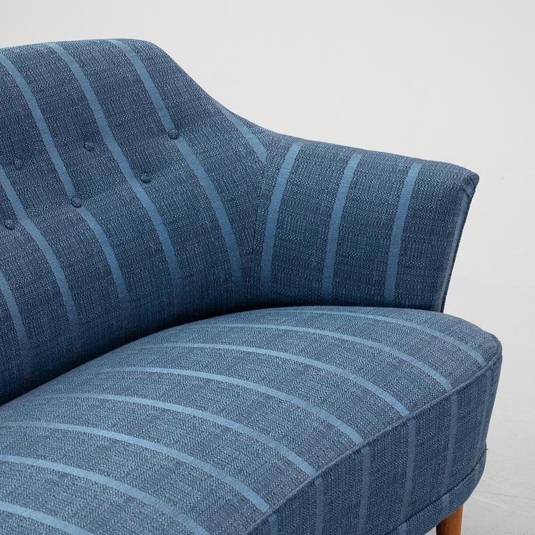 A 'Widare' sofa by Carl Malmsten, for AB O.H Sjögren. Second half of the 20th century.