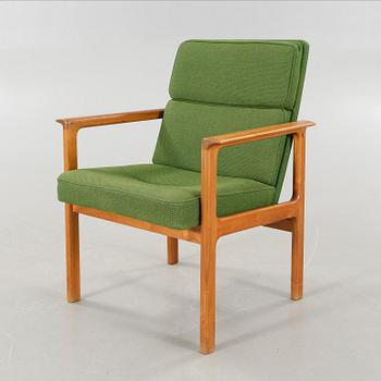 A 1960s armchair.