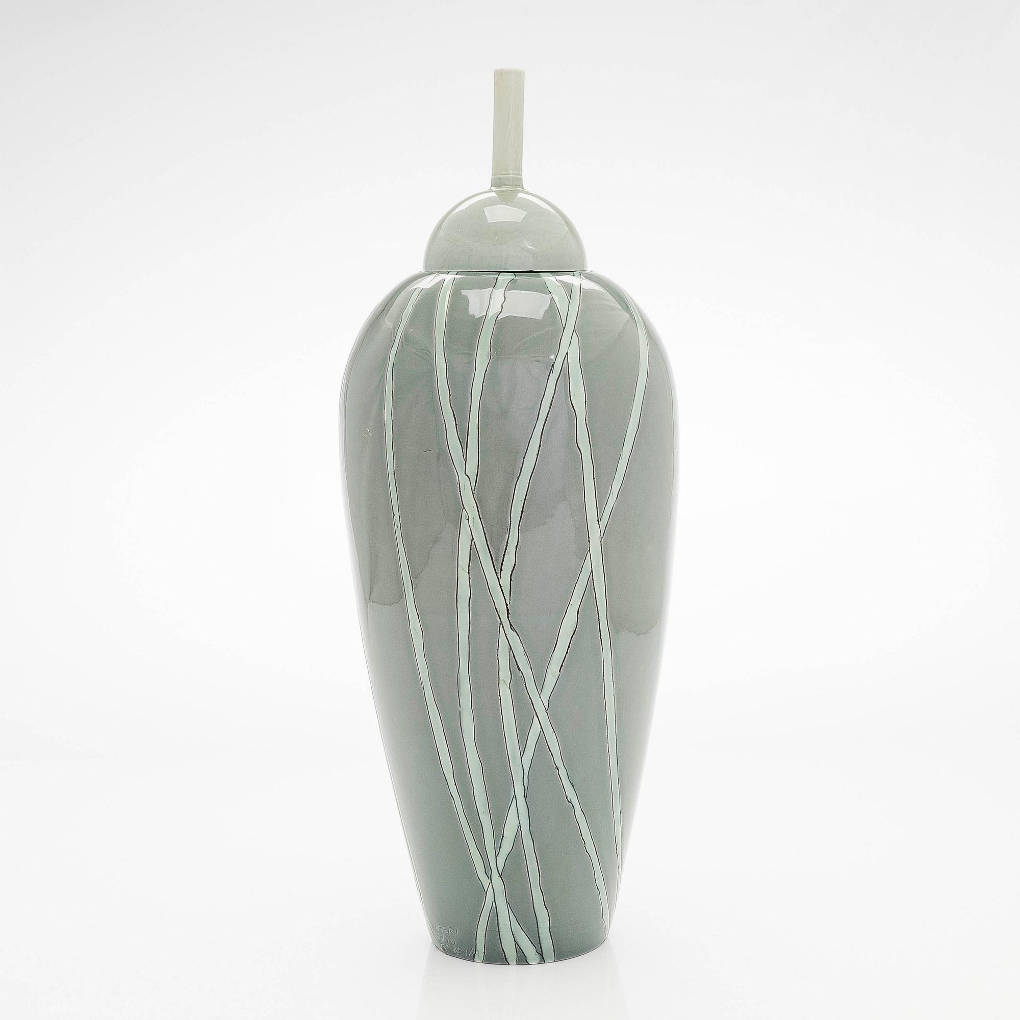 Inkeri Leivo, urna med lock, "Aino", keramik signerad Inkeri Leivo Arabia.