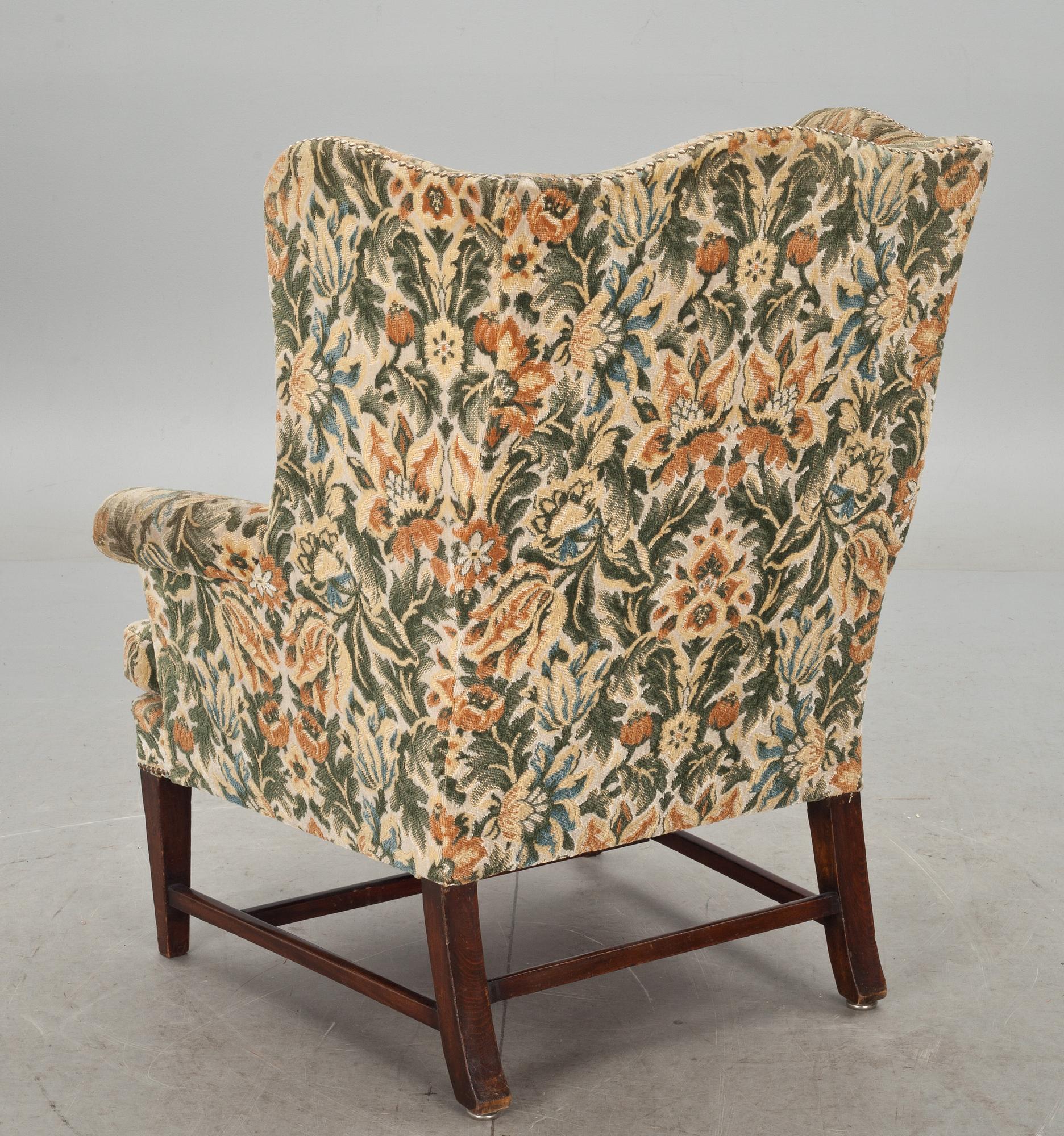 ÖRONLAPPSFÅTÖLJ. England 18/1900-tal.