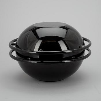 GRYTA, "Saturnus" gjutjärn och emalj, Timo Sarpaneva, formgiven 1960 för Rosenlew.