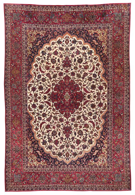 SEMI-ANTIQUE ESFAHAN PART SILK. 345 x 234,5 m.