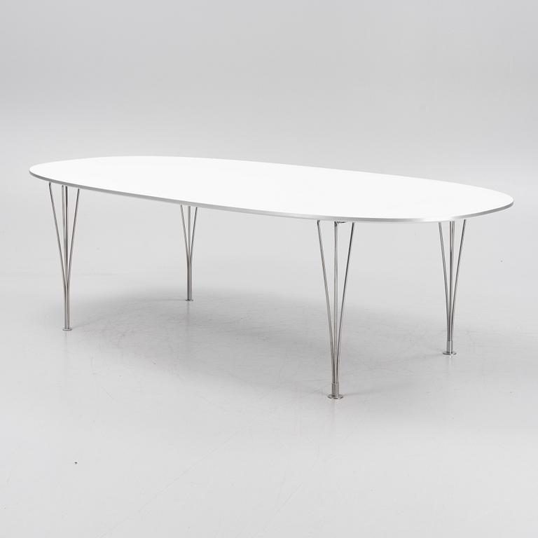 Bruno Mathsson & Piet Hein, matbord,  "Superellips", Fritz Hansen, daterad 2018.