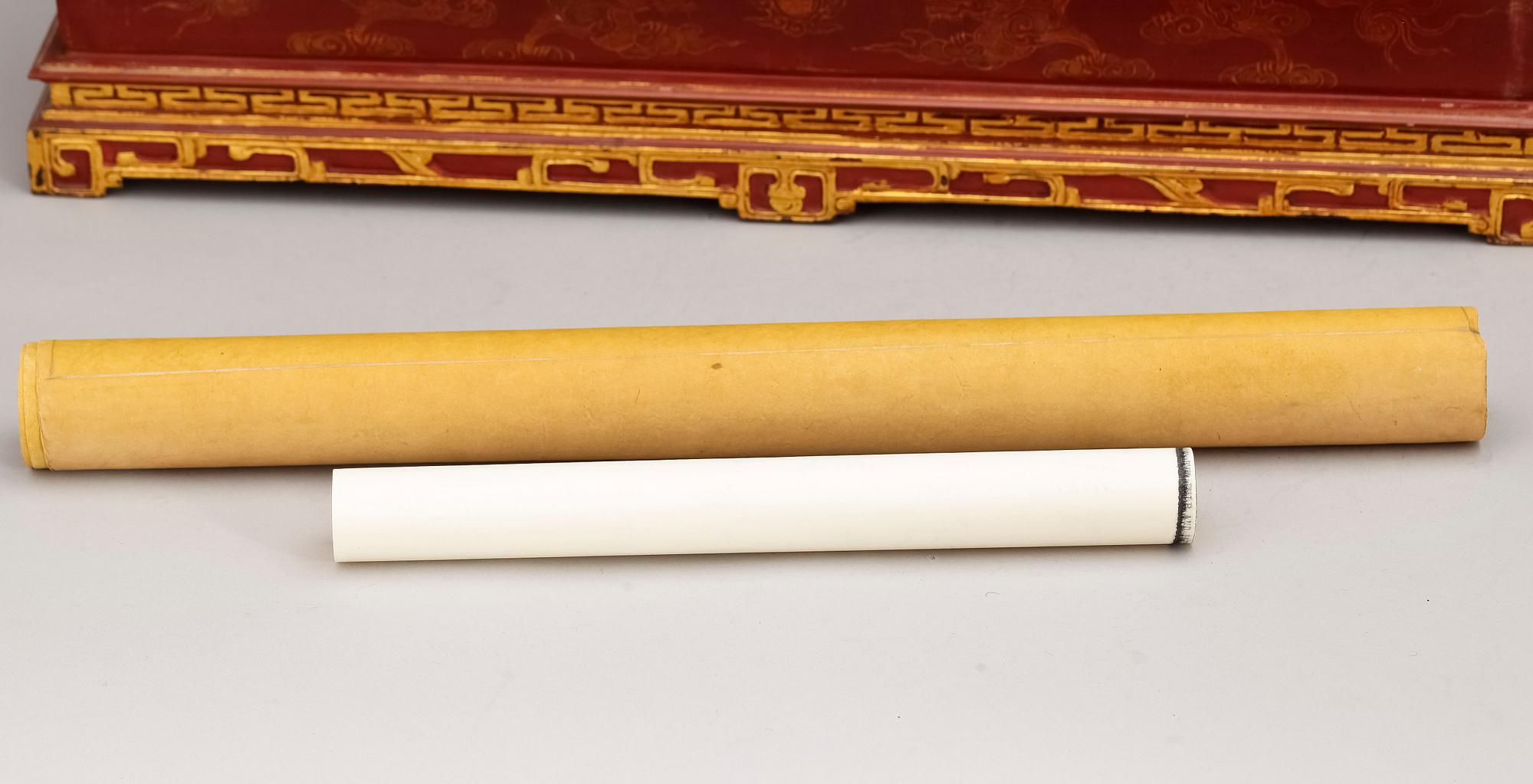 LACKASK MED SKRIVRULLE, Kina, 1900-tal.