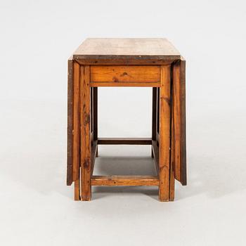 Drop-leaf table, late 19th century.