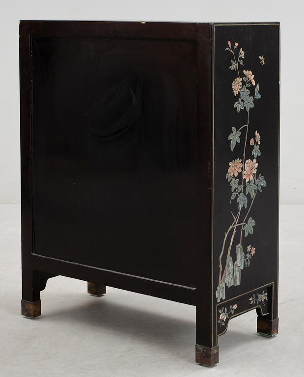 SKÅP, Kina, 1900-tal.