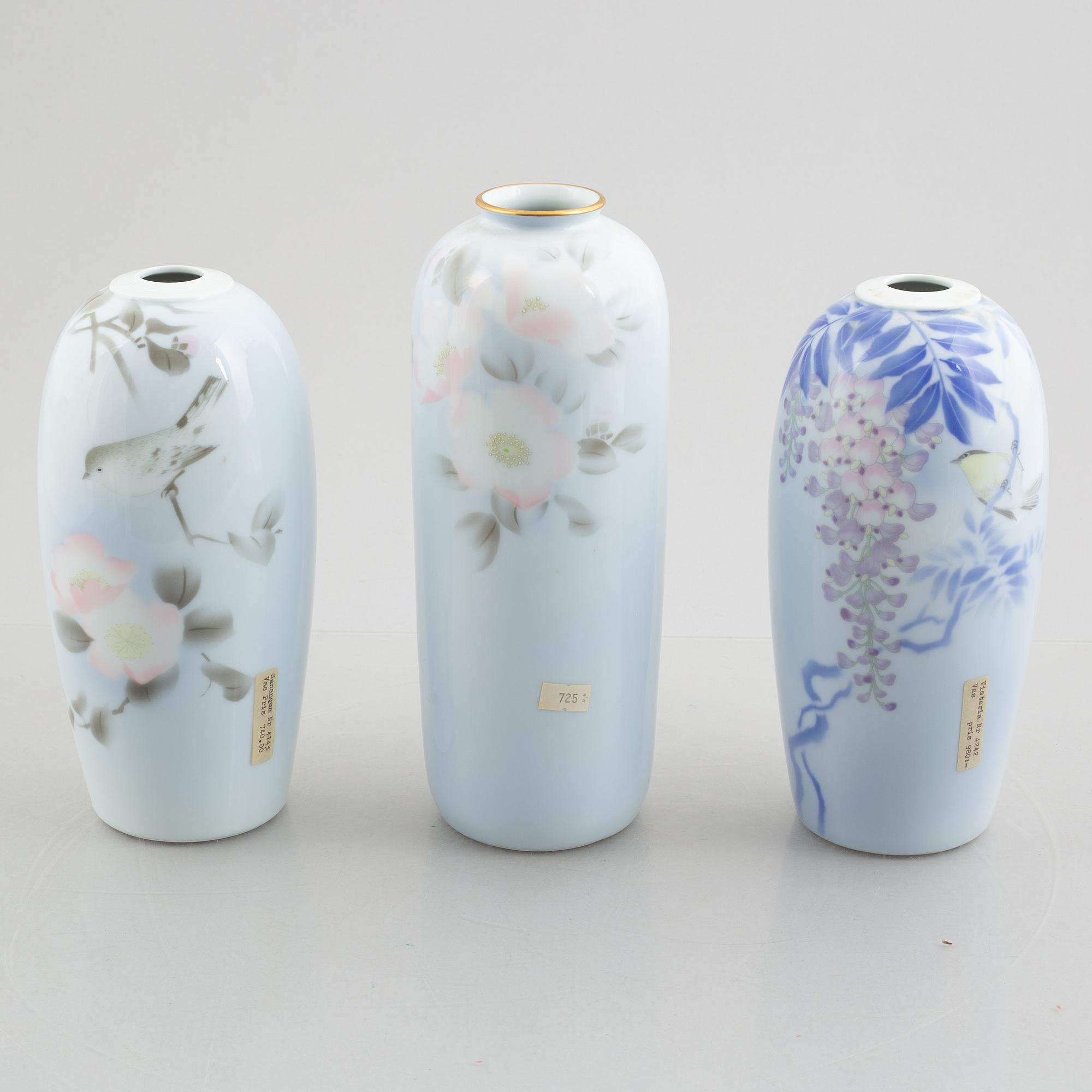 Three porcelain vases, Fukagawa porcelain Manufacturing Company, Japan, second half of the 20th century.