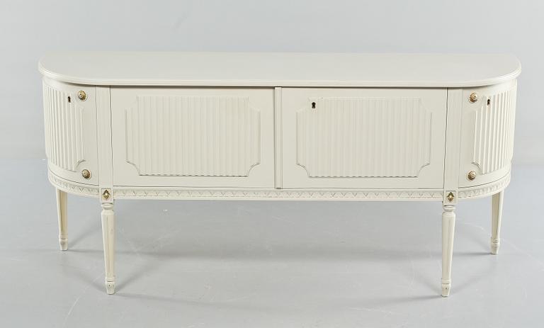 SIDEBOARD, gustaviansk stil, 1900-talets andra hälft.