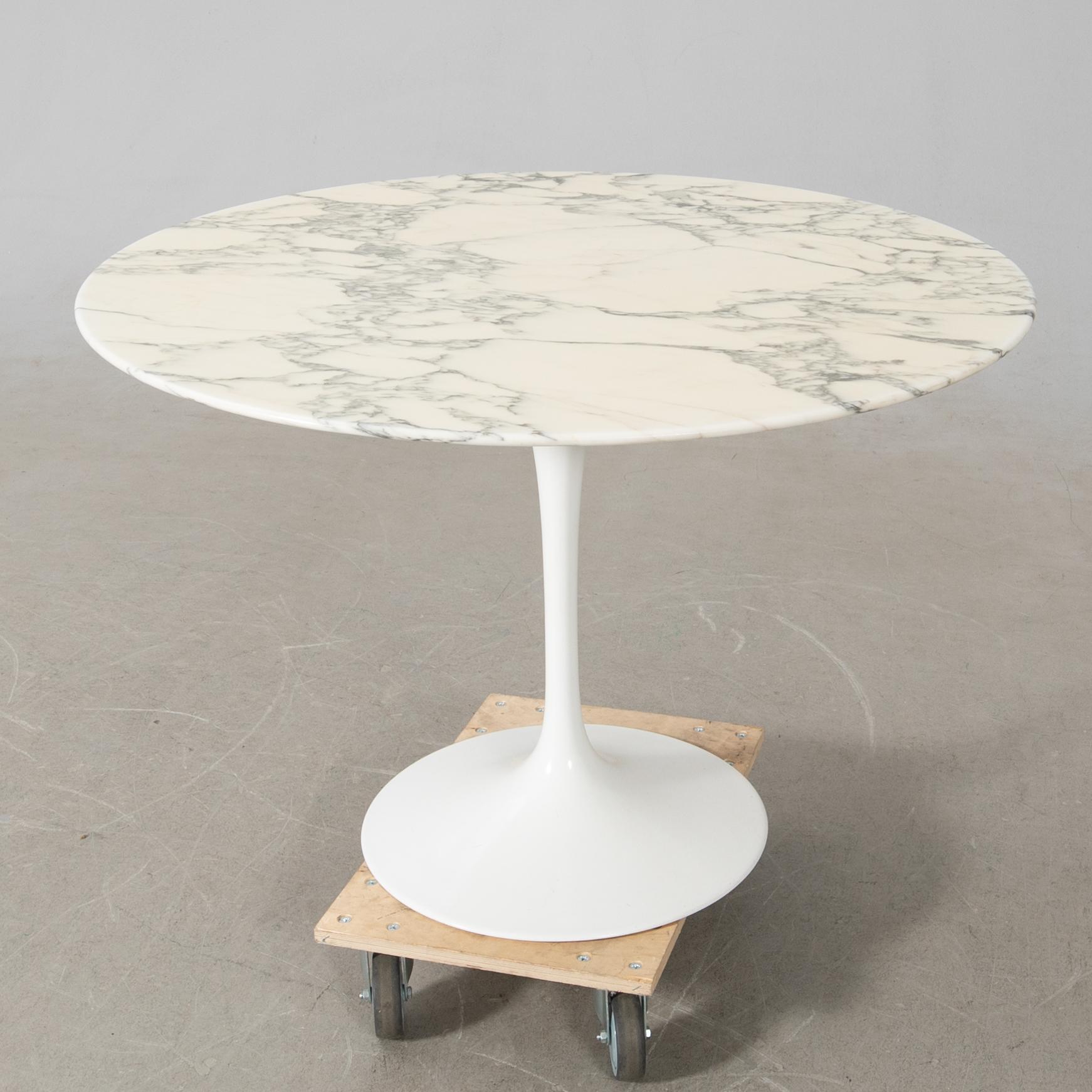 Eero Saarinen, table, "Tulip", Knoll International, late 20th century.