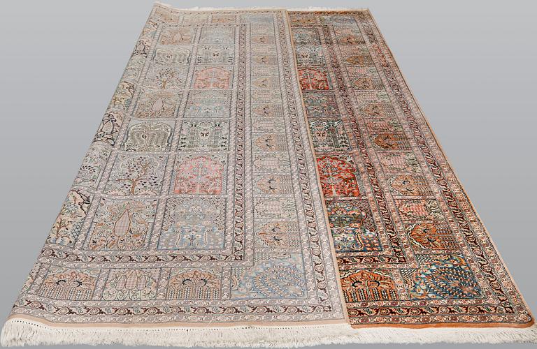 A silke Kashmir carpet, ca 327 x 243 cm.