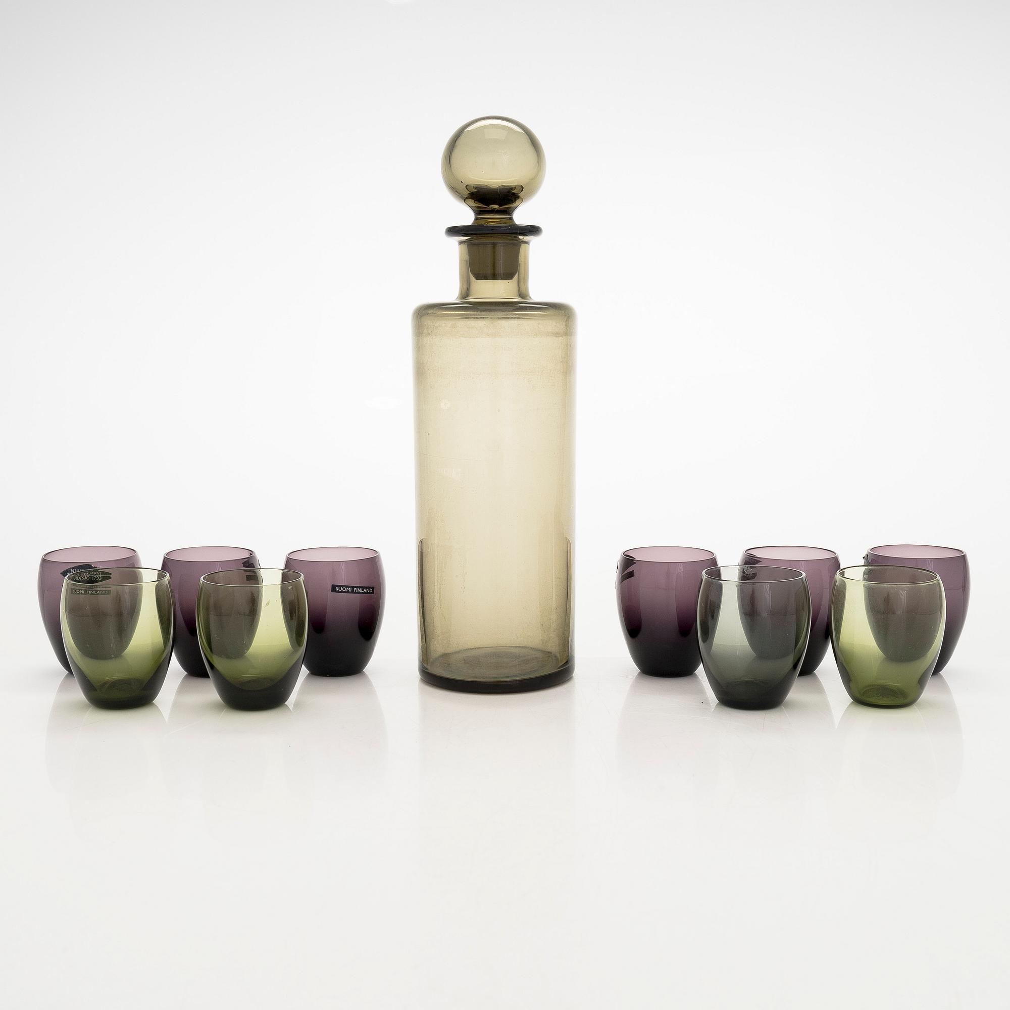 Saara Hopea, karaff, modell 1518 och dricksglas, 10 st modell 2702, Nuutajärvi Notsjö. I produktion 1956-1966.
