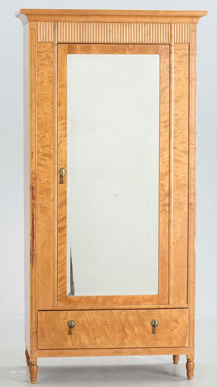 KLÄDSKÅP, 1900-talets början.