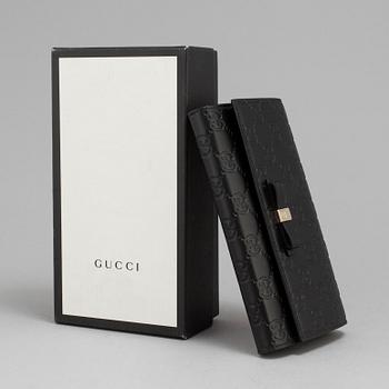 GUCCI,