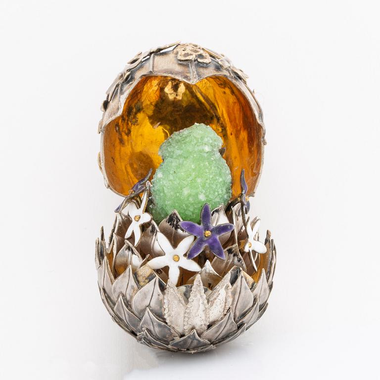 STUART DEVLIN "Surprise egg", sterling silver, enamel, green crystal, London second half 1900s.