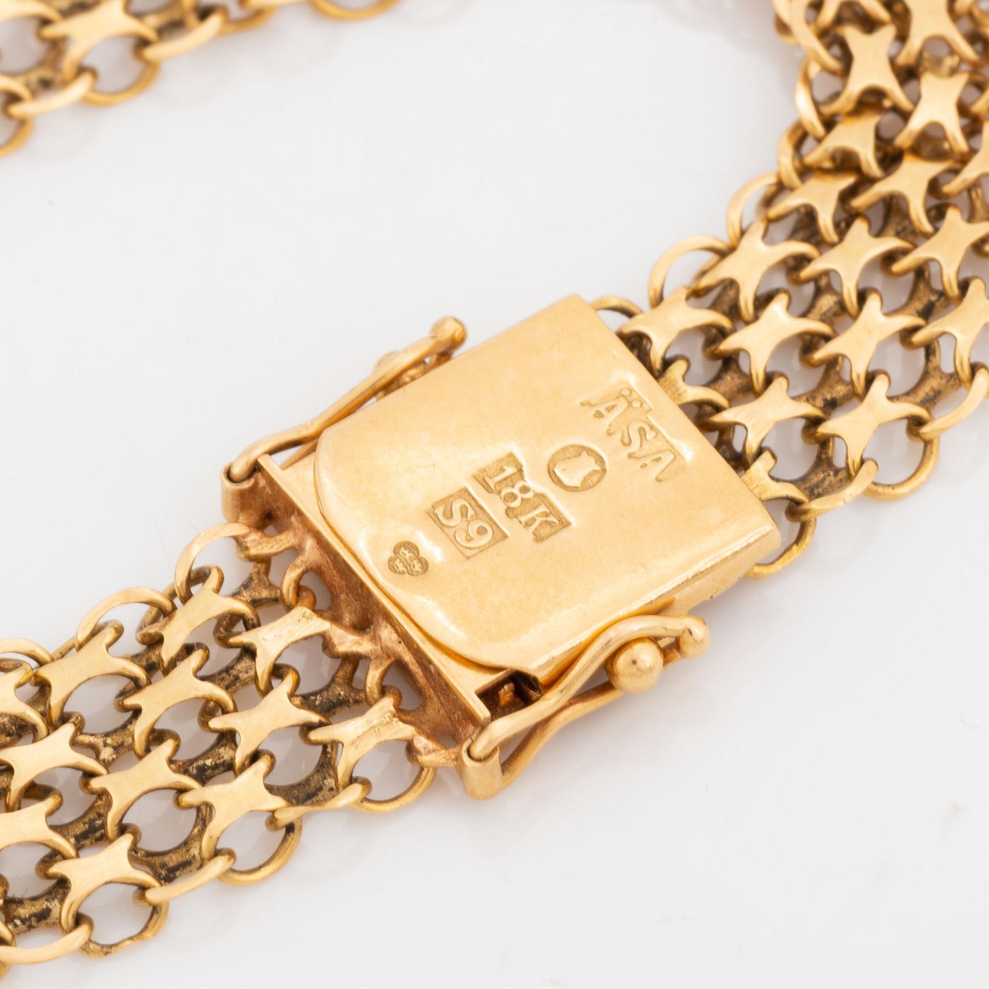 18K gold bracelet.