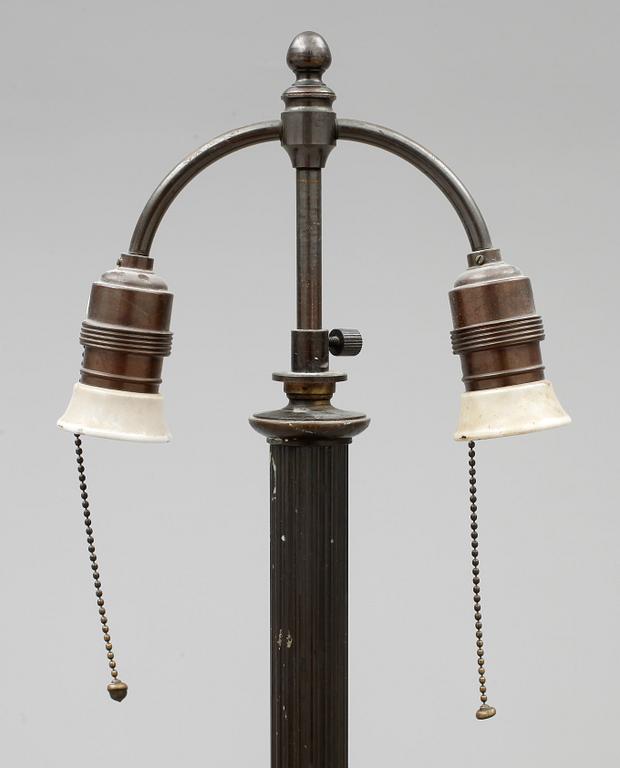 GOLVLAMPA, 1930-tal. Höjd: 155 cm.