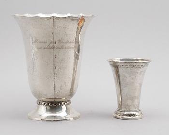 VAS OCH BÄGARE, silver, svenska stämplar, 1900-talets första hälft. Vikt ca 382 gram.