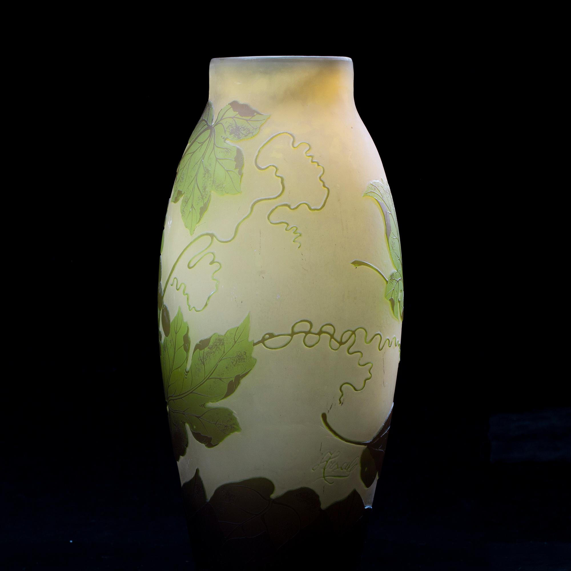 VAS, glas, art nouveau, signerad Arsall. Frankrike  ca 1900.