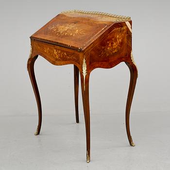 DAMARBETSBORD, rokokostil, 1900-tal.