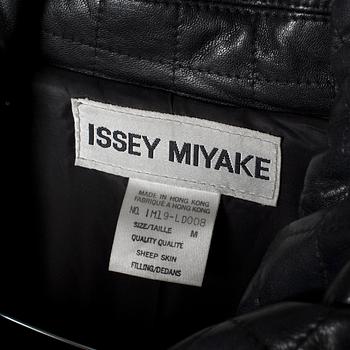 JACKA, Issey Miyake, storlek M.