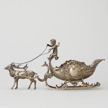 A silver bowl in the shape of a sleigh probably Germany early 20th century. Weight c. 380 gram.