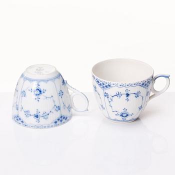 Royal Copenhagen, a 107 pieces 'Musselmalet' porcelain service, 20th century.