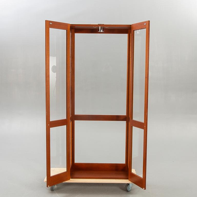 Göran Malmvall, display cabinet, KA72 for Karl Andersson & Söner, later part of the 20th century.