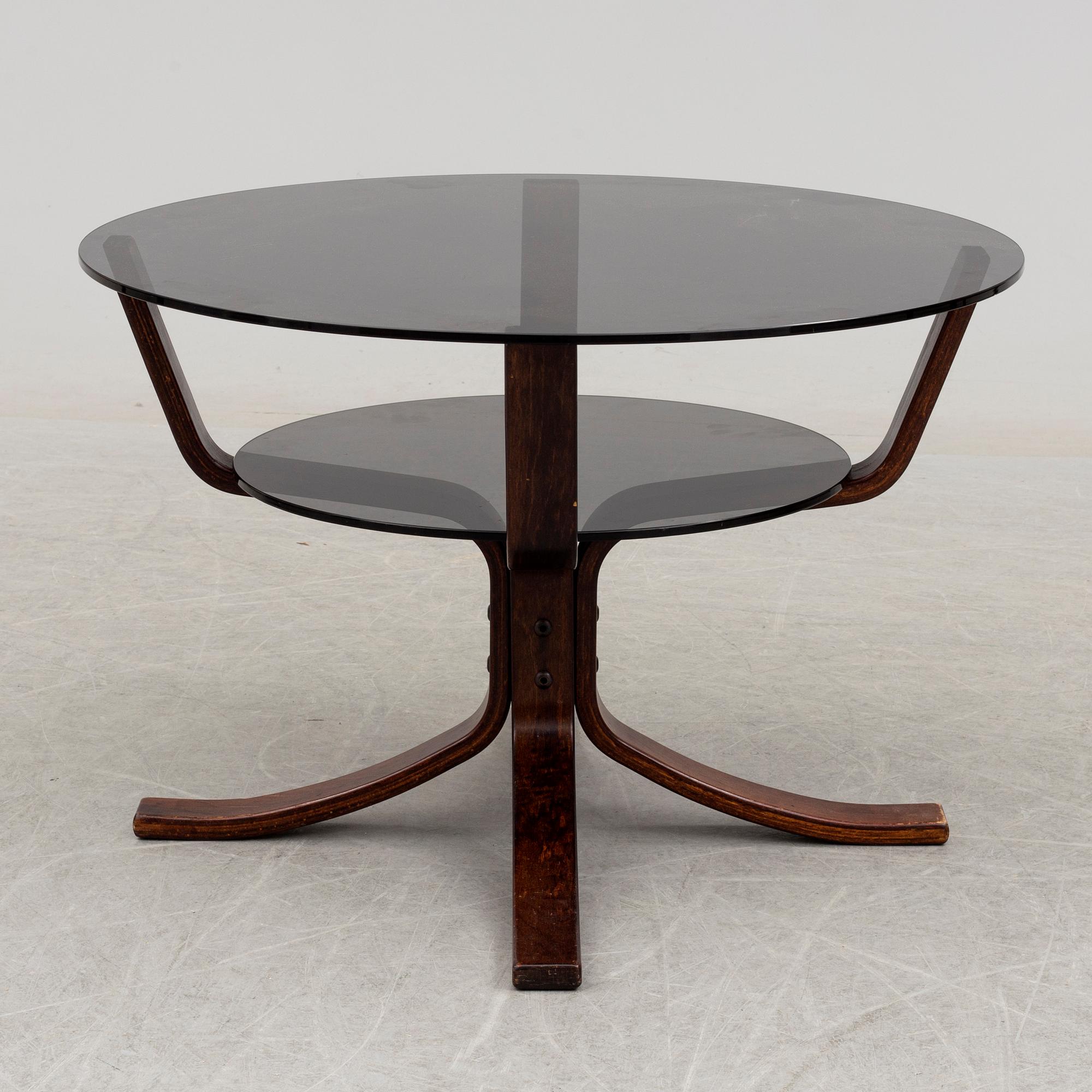 Three easy chairs and table, 1960-/70´s.