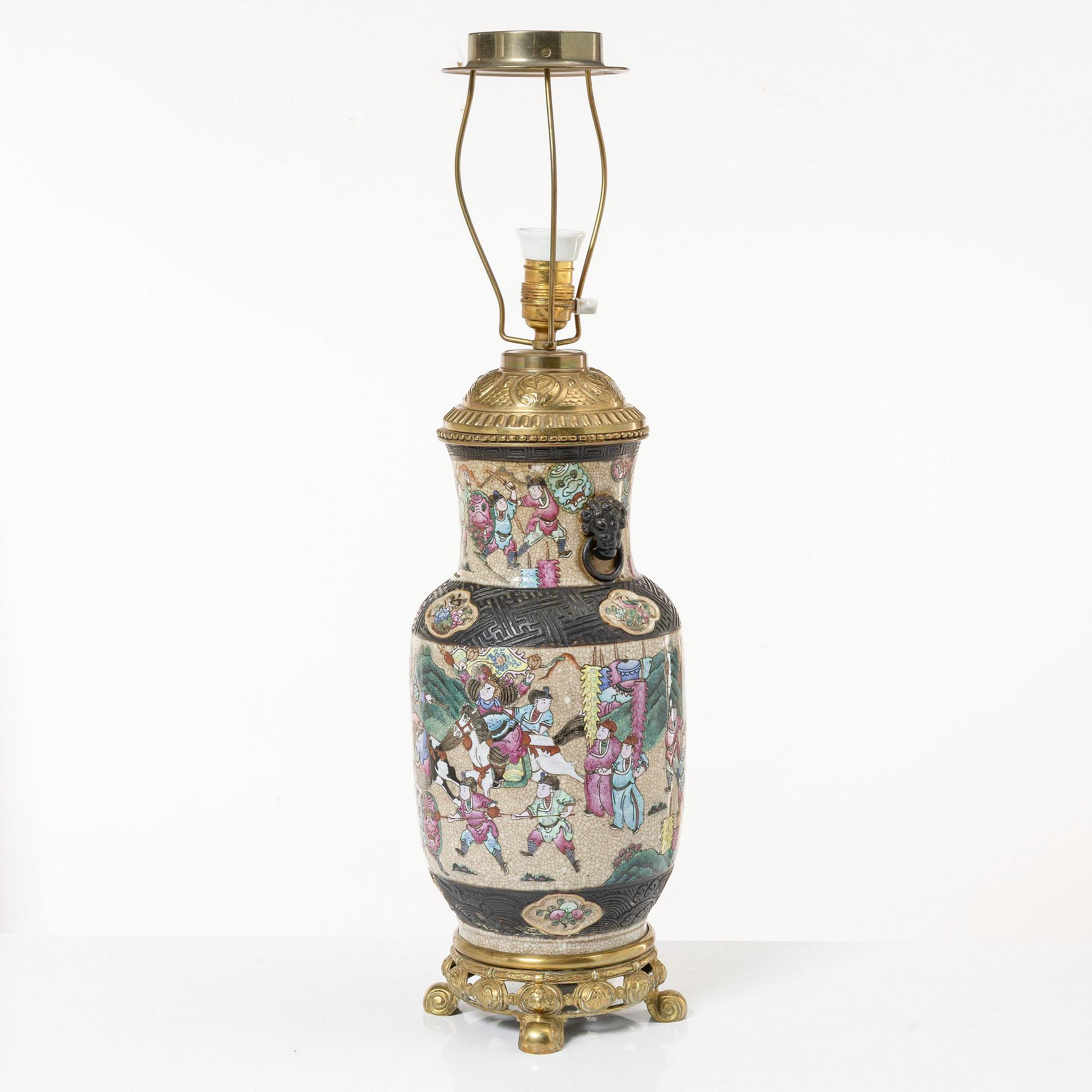 Table lamp, China, first half of the 20th century.