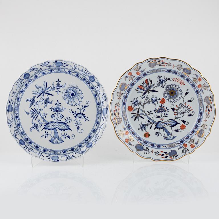 Two 'Zwieelmunster' serving dishes, Meissen, Germany.