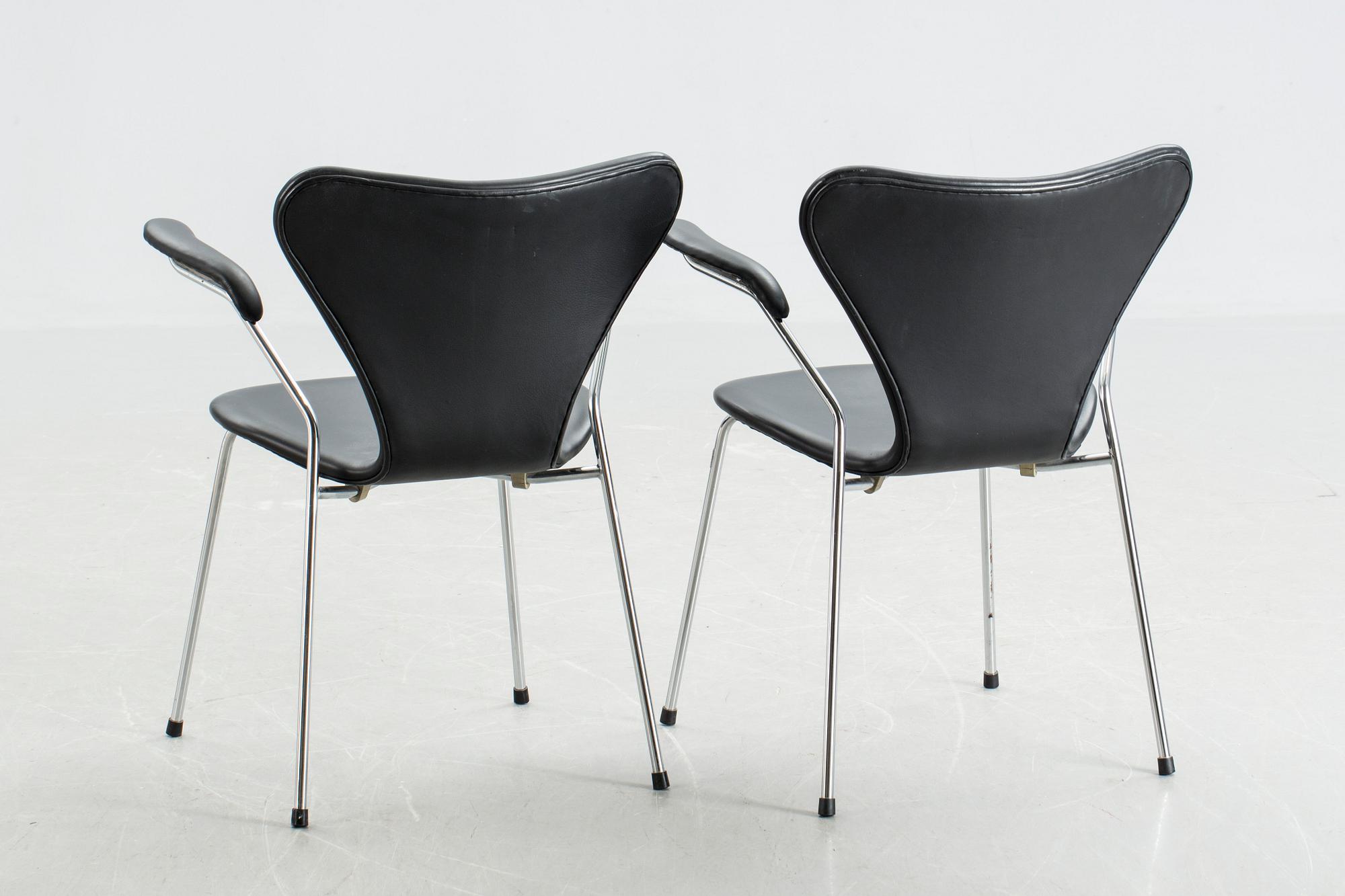 KARMSTOLAR, ett par, "Sjuan", Arne Jacobsen, Fritz Hansen.