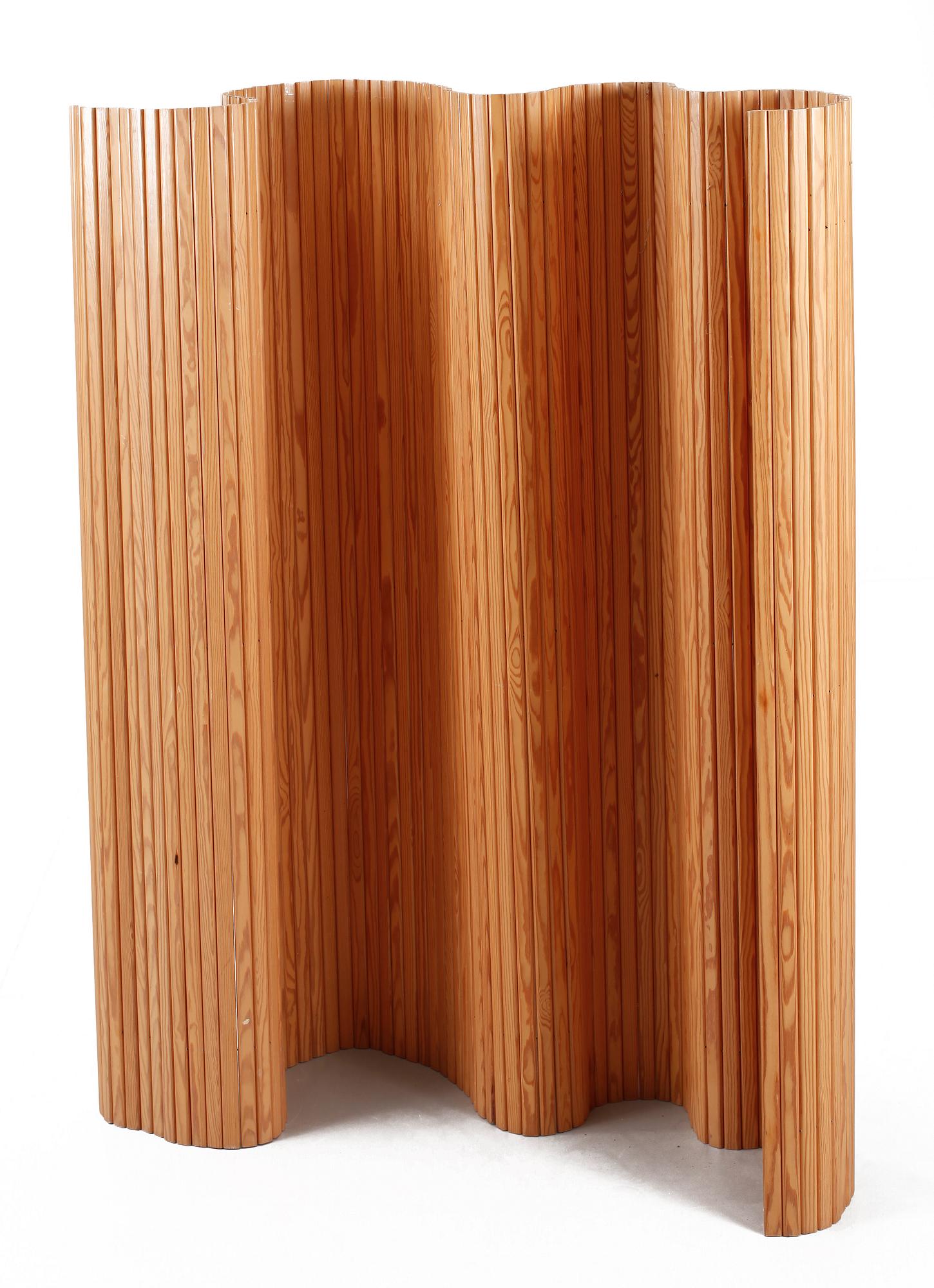 VIKSKÄRM, modellnr 100, Alvar Aalto, Artek, Finland.