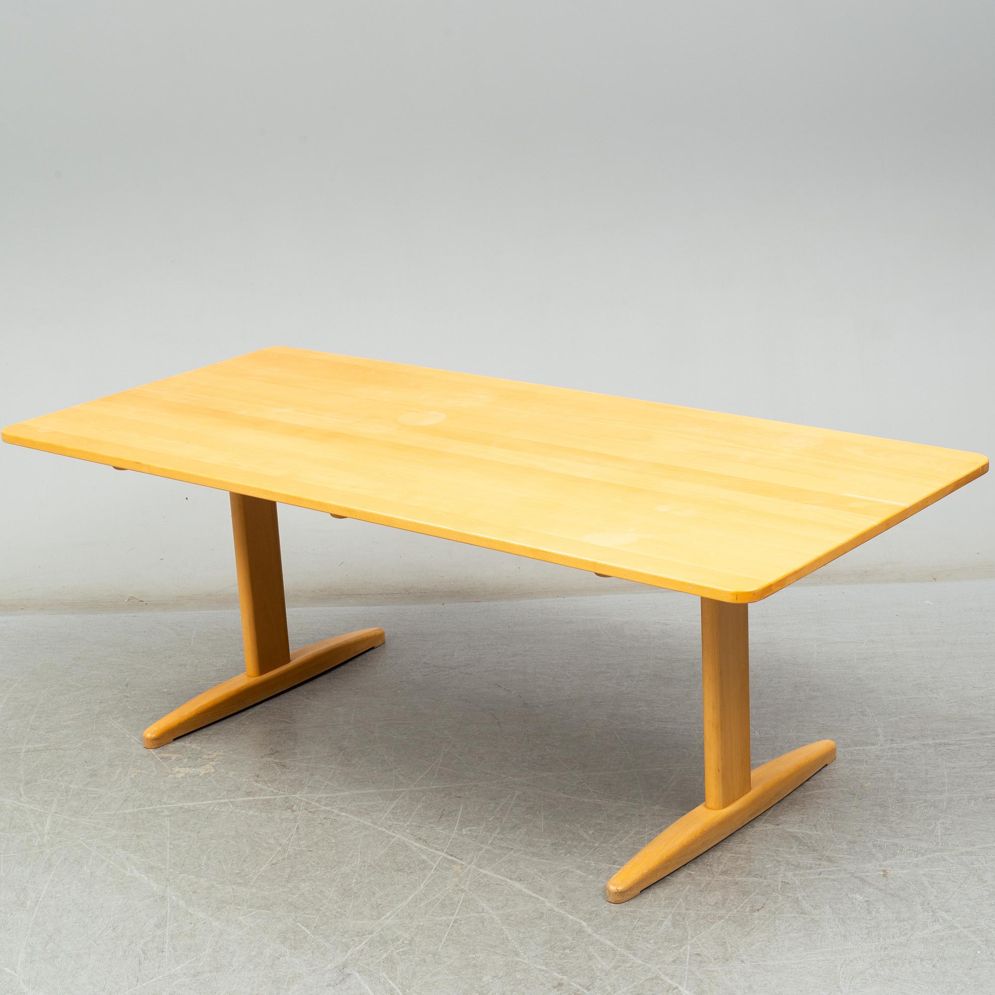A 'Shaker' dining table by Børge Mogense, C.M Madsen, Denmark.