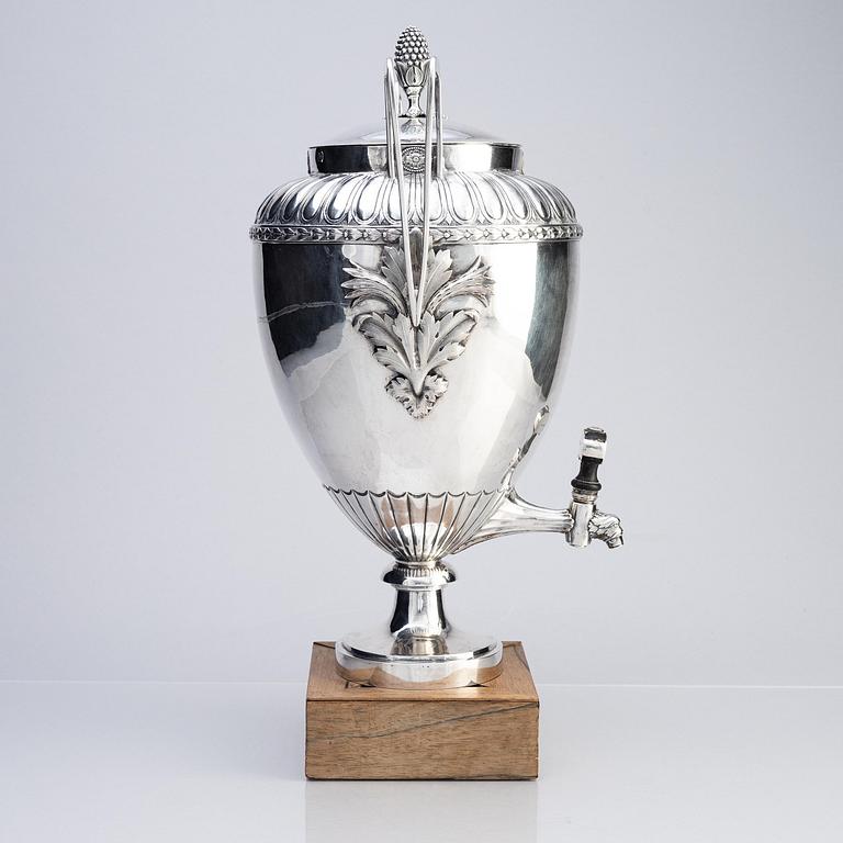 A Swedish early 19th century silver hot-water urn, mark of Adolf Zethelius, Stockholm 1814.