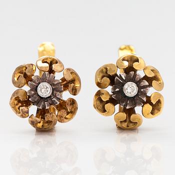 A pair of 18K gold earrings with silver and diamonds ca. 0.06 ct in total, Portugal, first half of the 20th century.