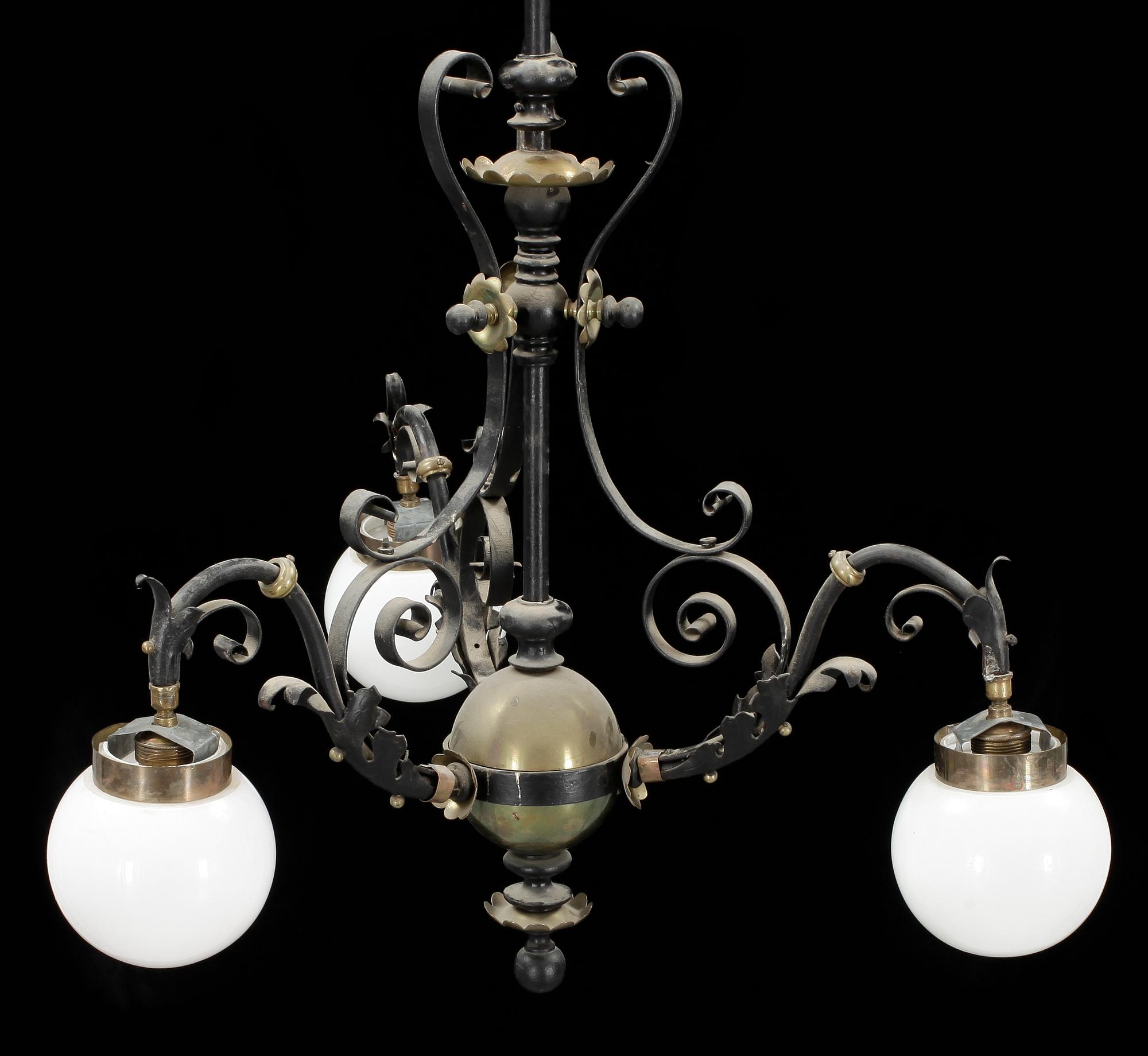 TAKLAMPA, omkring sekelskiftet 1800/1900. Höjd 80 cm.