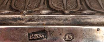 SOCKERSKÅL, silver (13L) samt glas, 1800-talets slut. Silvervikt 177 g.