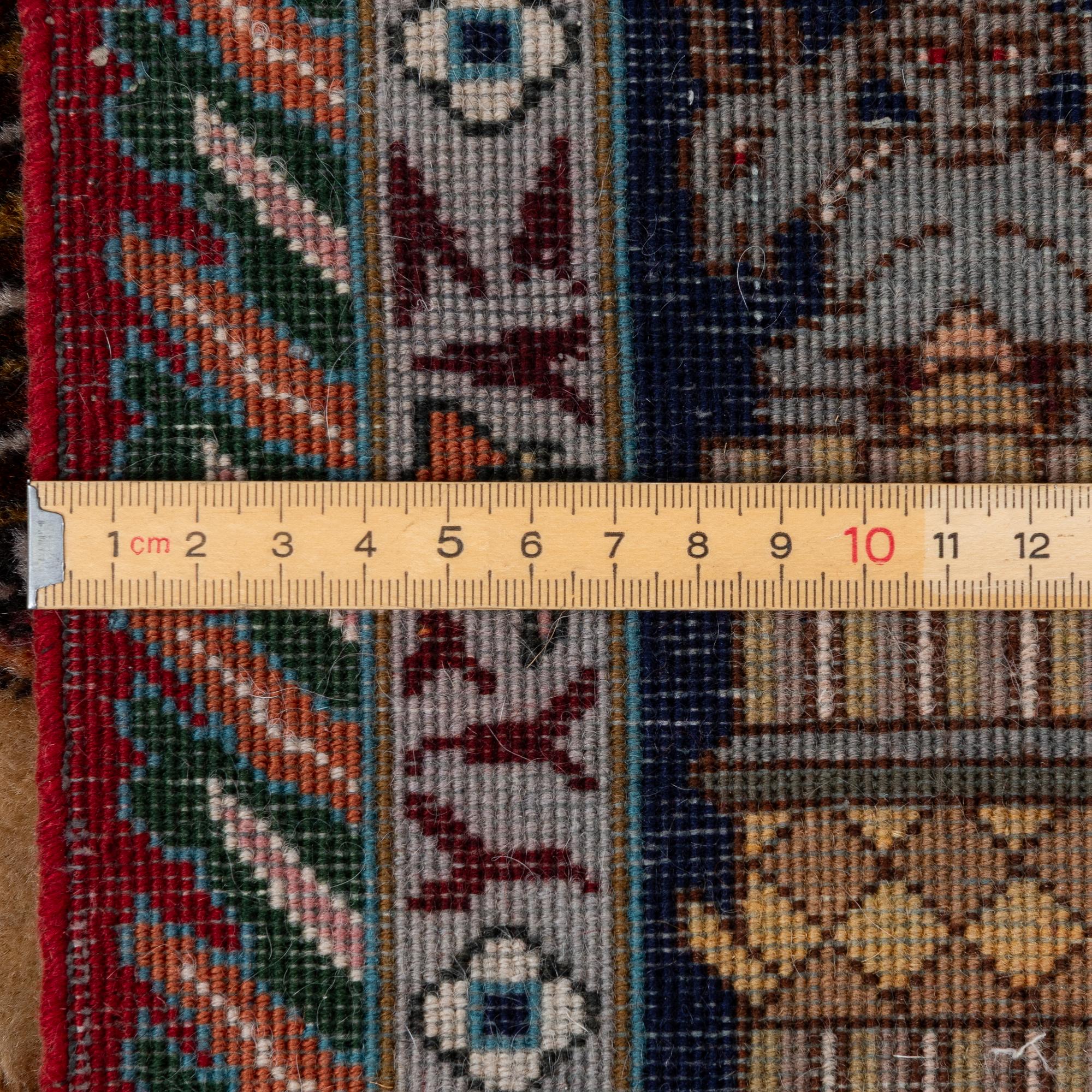 Carpet, Tabriz, figural, approx. 142 x 98 cm.