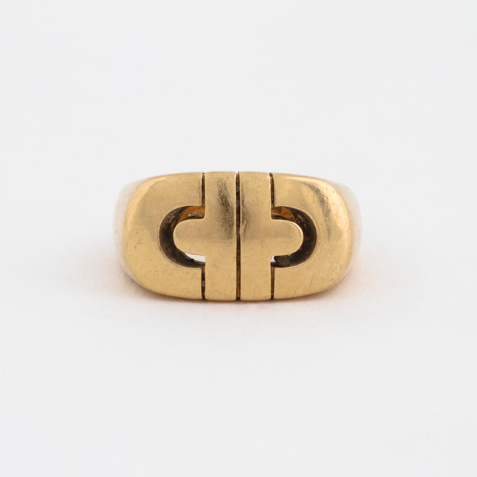 A Bulgari ring.