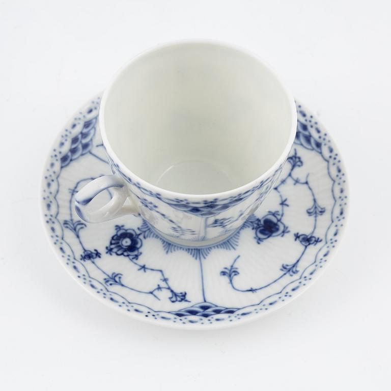 Kaffeservis, 38 delar, porslin, "Musselmalet", Royal Copenhagen, Danmark.