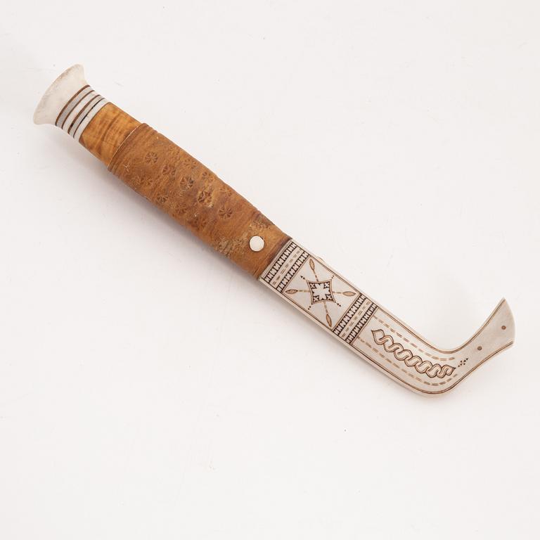 A reindeer knife by Lars Levi Sunna, signed, 1970's.