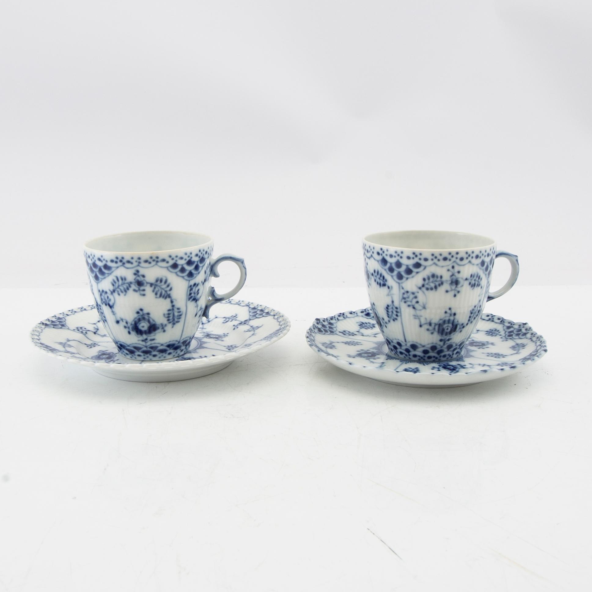 Service 52 pcs Musselmalet Royal Copenhagen Denmark porcelain.